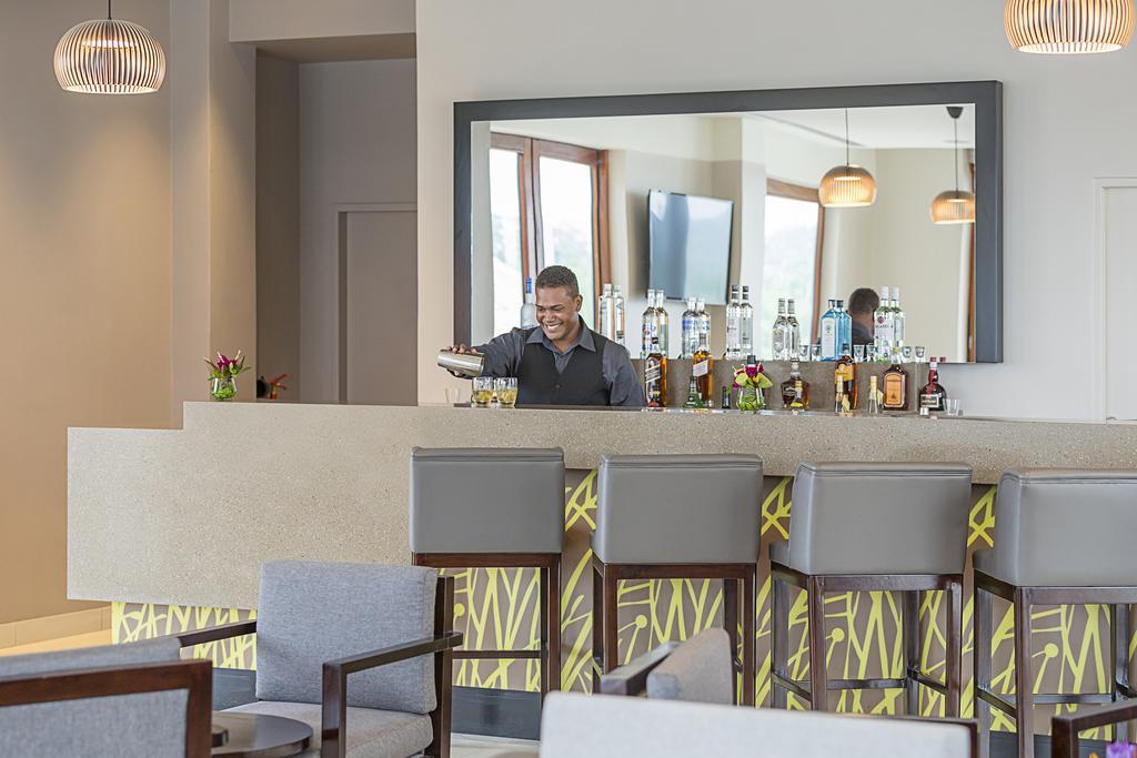 Ramada Resort By Wyndham Порт-Вила Экстерьер фото