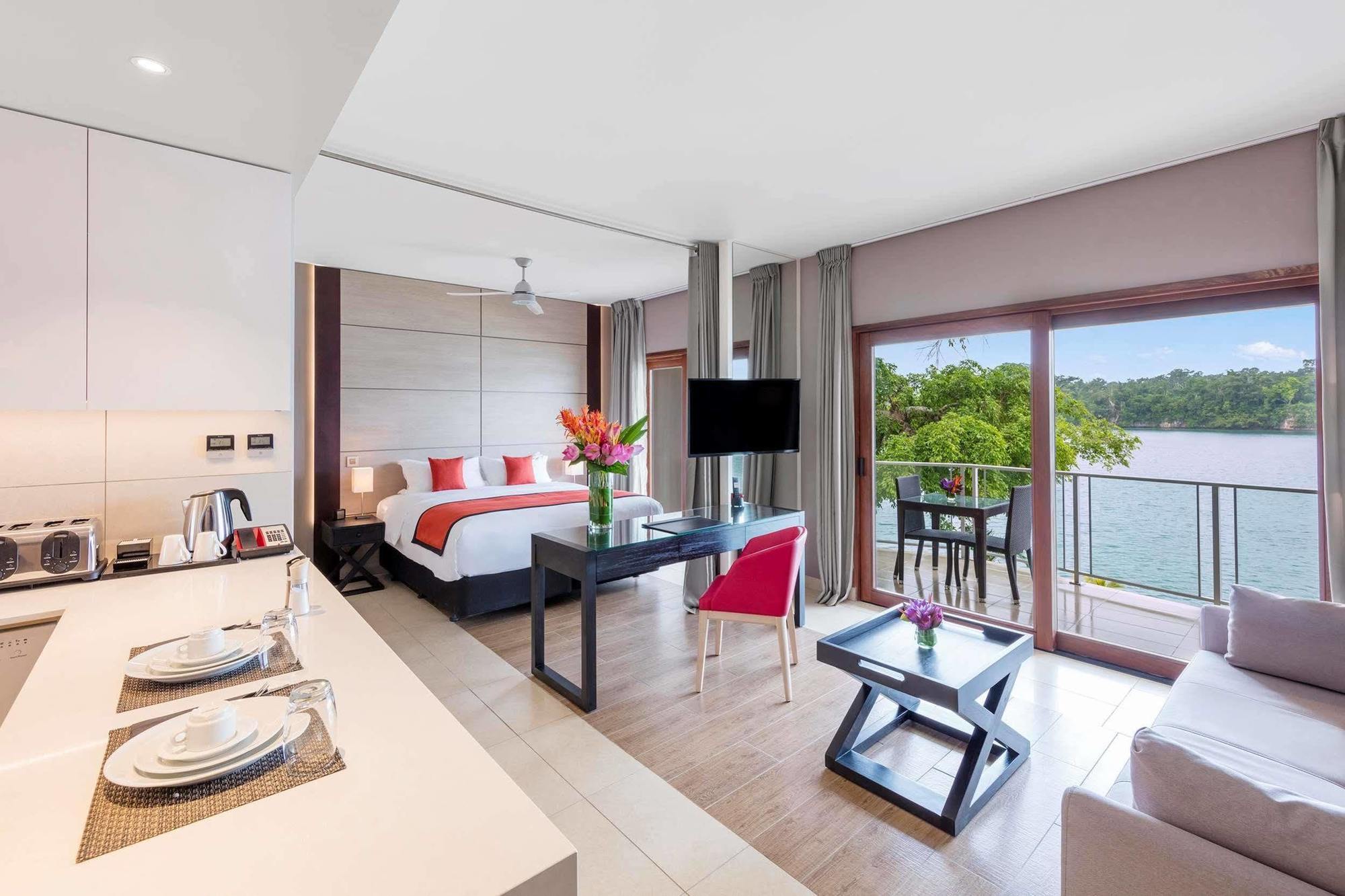 Ramada Resort By Wyndham Порт-Вила Экстерьер фото