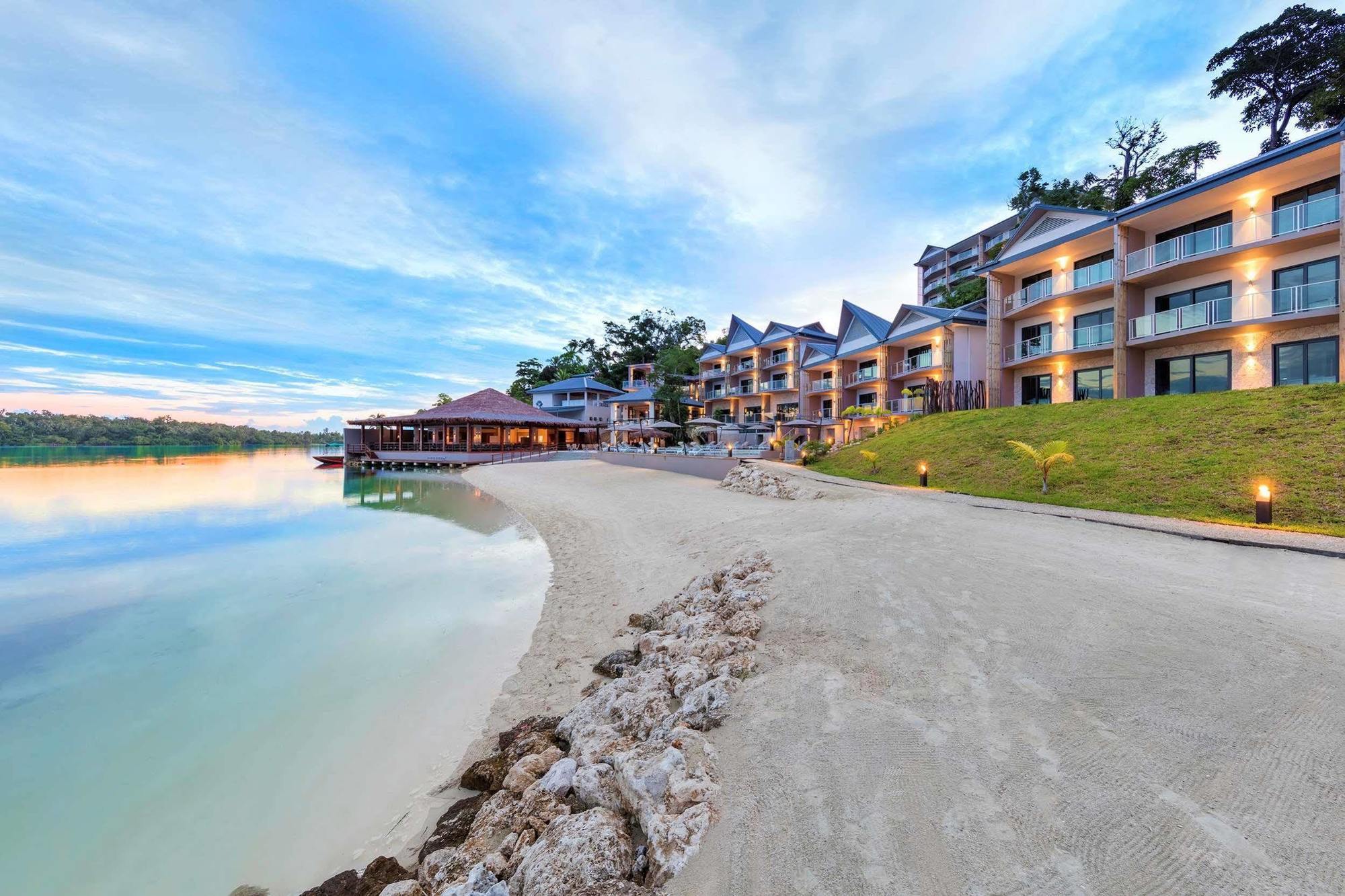 Ramada Resort By Wyndham Порт-Вила Экстерьер фото