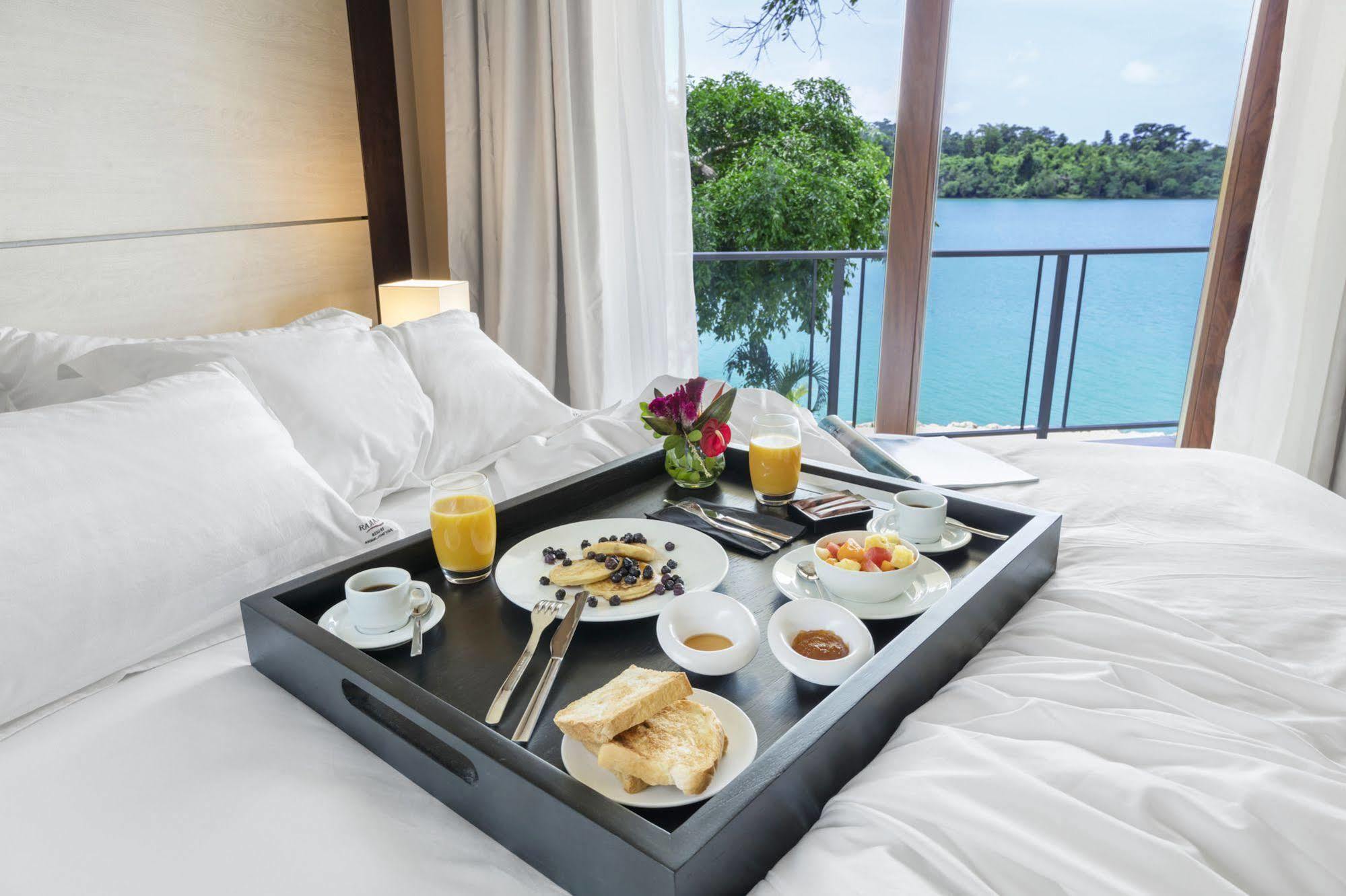 Ramada Resort By Wyndham Порт-Вила Экстерьер фото
