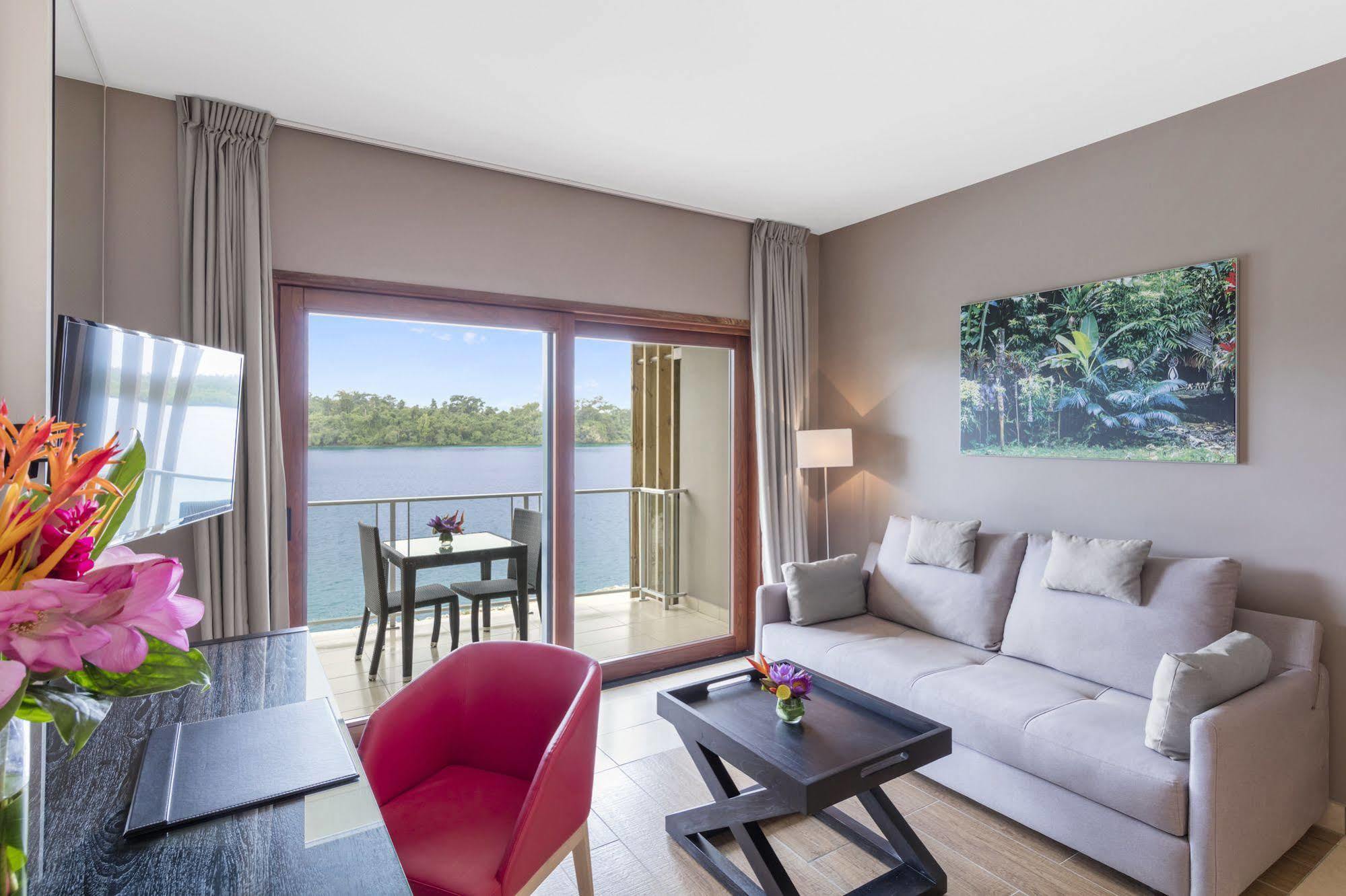 Ramada Resort By Wyndham Порт-Вила Экстерьер фото